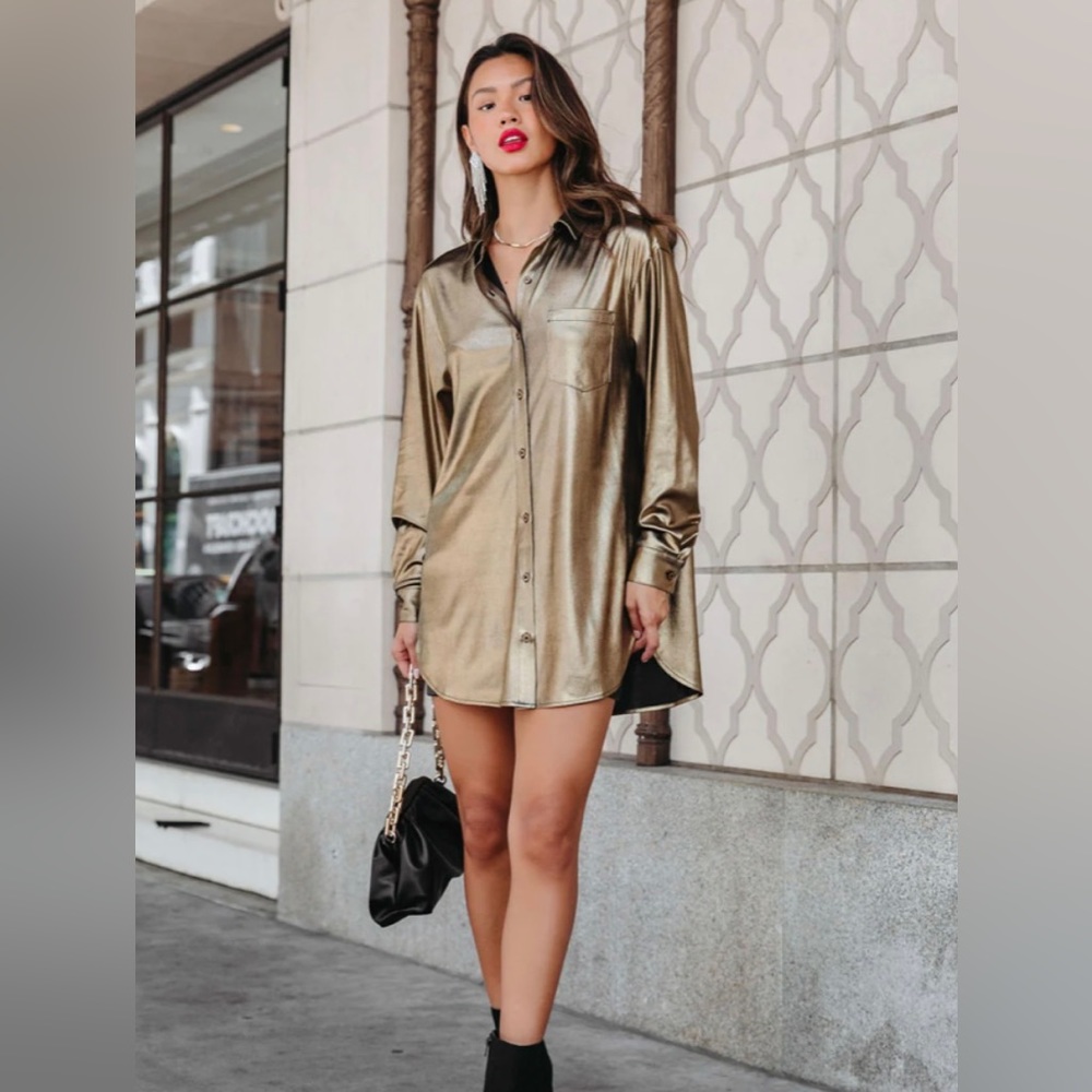 VICI STAY GOLDEN BABE METALLIC BUTTON DOWN TUNIC
